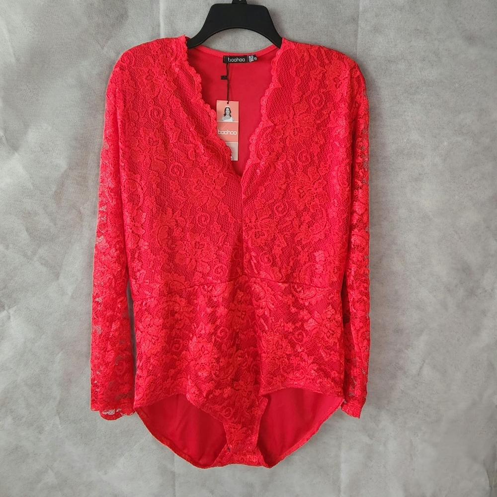 boohoo Plus Size Long Sleeve Scallop Edge Lace Bodysuit